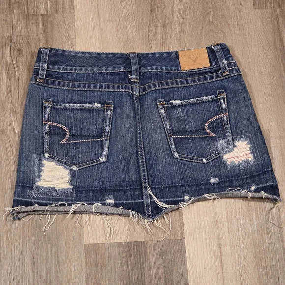 American Eagle Outfitters denim mini skirt 4 distressed - Picture 4 of 8